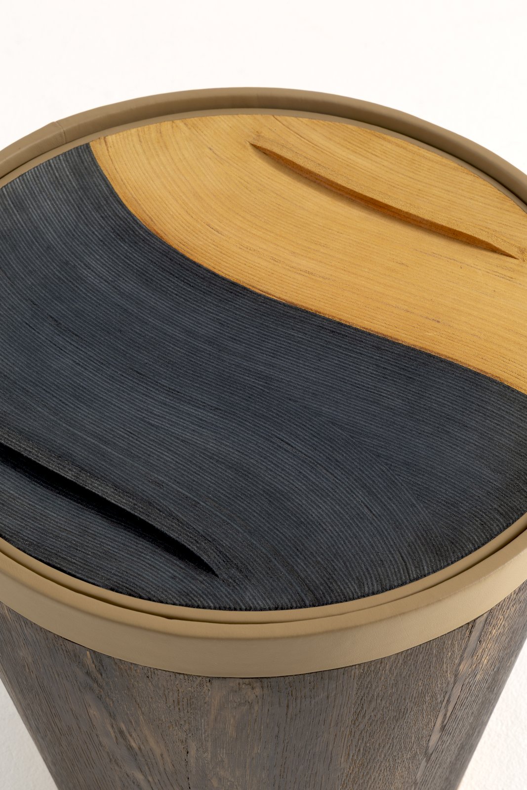 Table d'Appoint Cintrage — détail