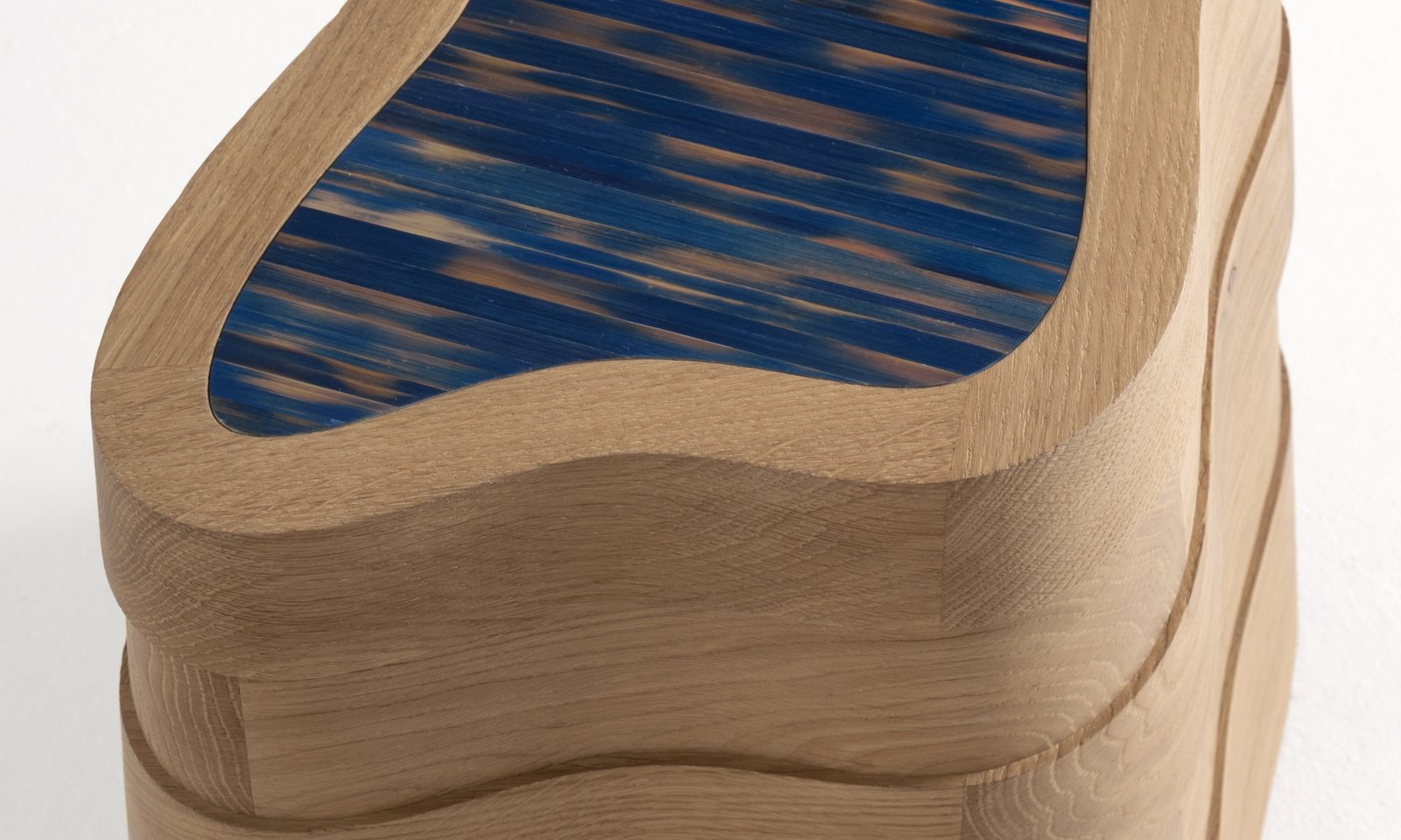 Table d'Appoint Modelage — détail
